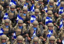 Militares salvadoreños patrullan por primera vez las calles de Puerto Príncipe