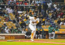 Águilas aprovechan descontrol de Maríñez y error de Bernal para vencer a Estrellas en 11 innings