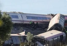 Mueren decenas de personas al chocar dos trenes de alta velocidad en el sur de España